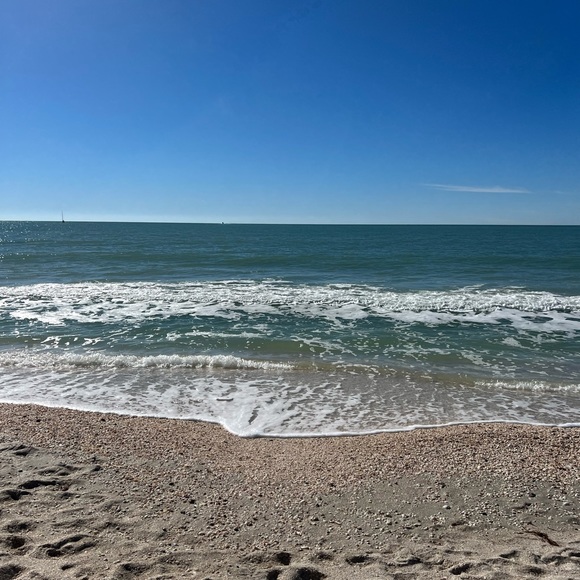 Meet your Posher, MJ - Picture 5 of 9